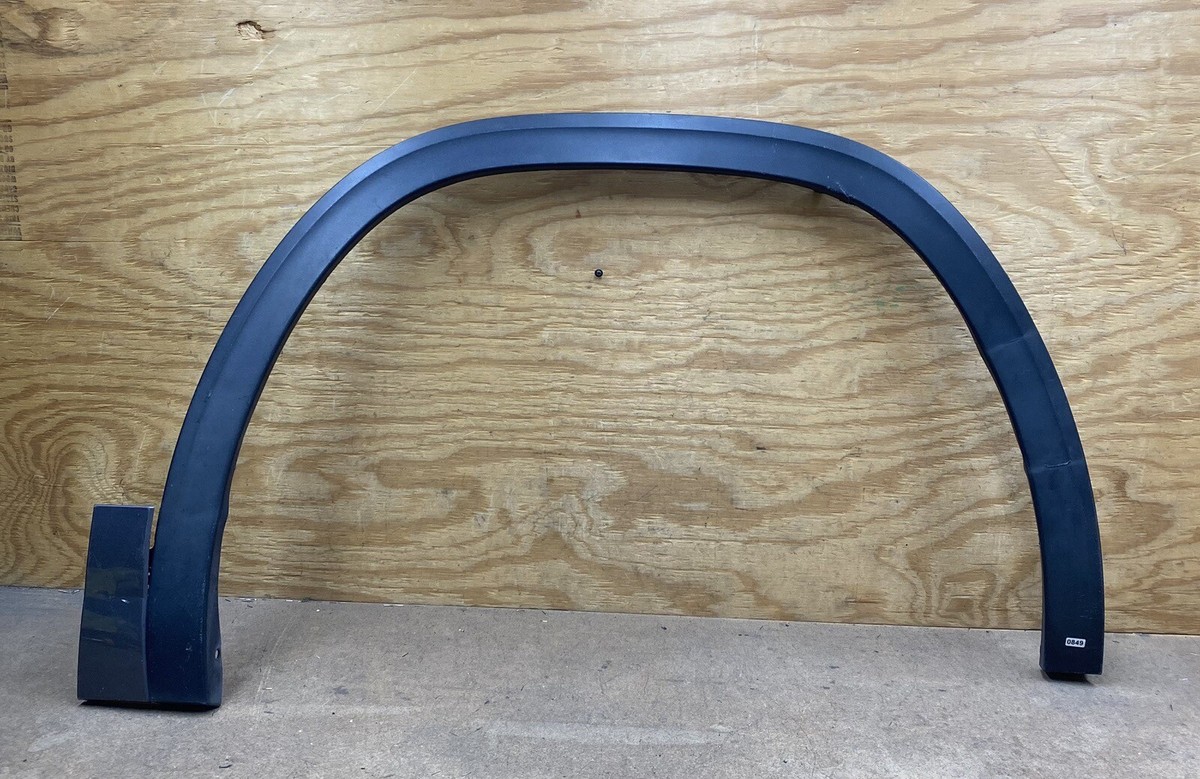 2018-2020 Volkswagen Atlas Right Wheel Arch Molding 3CN-853-718-A