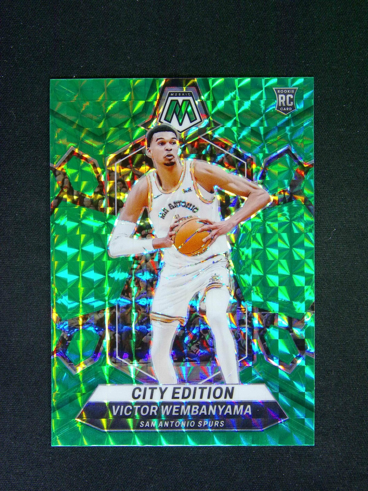 2023-24 Panini Mosaic Victor Wembanyama #282 RC City Edition Green