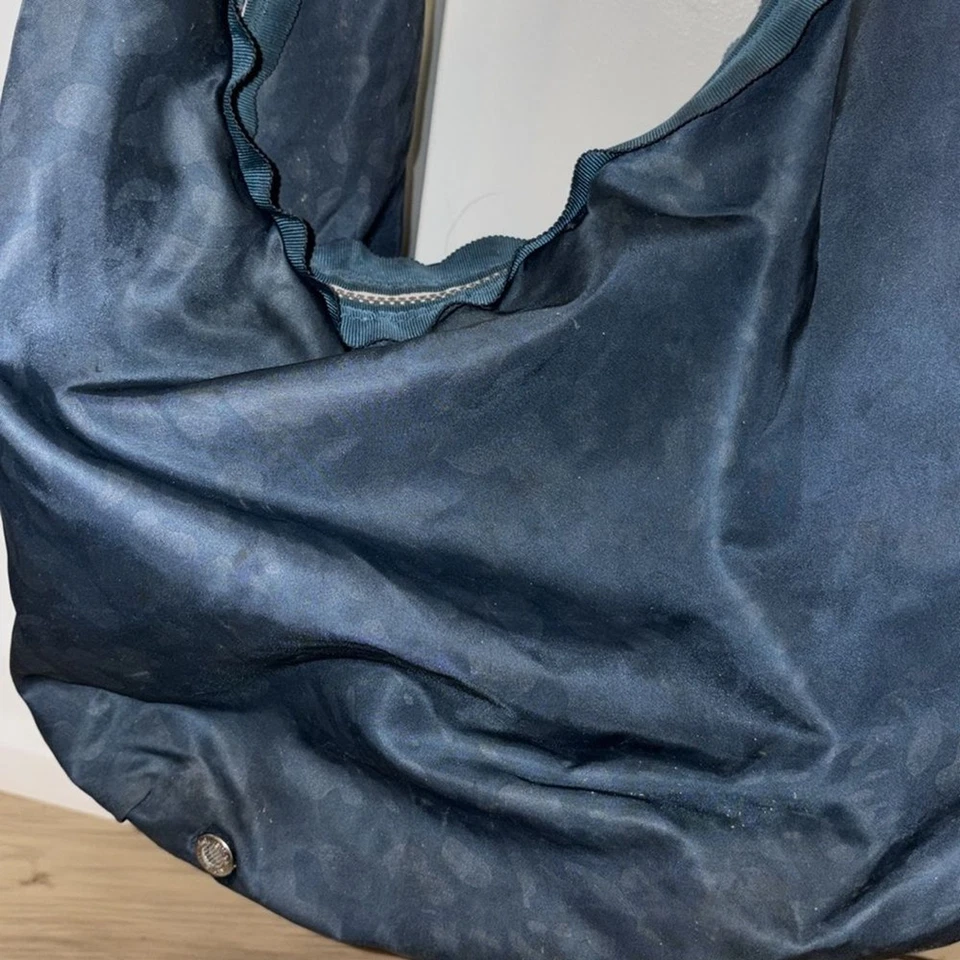 Cartera Bolso Hobo Lululemon Resolución $115 Foto 3 de 4