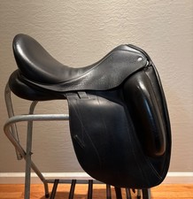 Used Custom Saddlery Icon Flight - Size 17.5" Monoflap Dressage Saddle Black