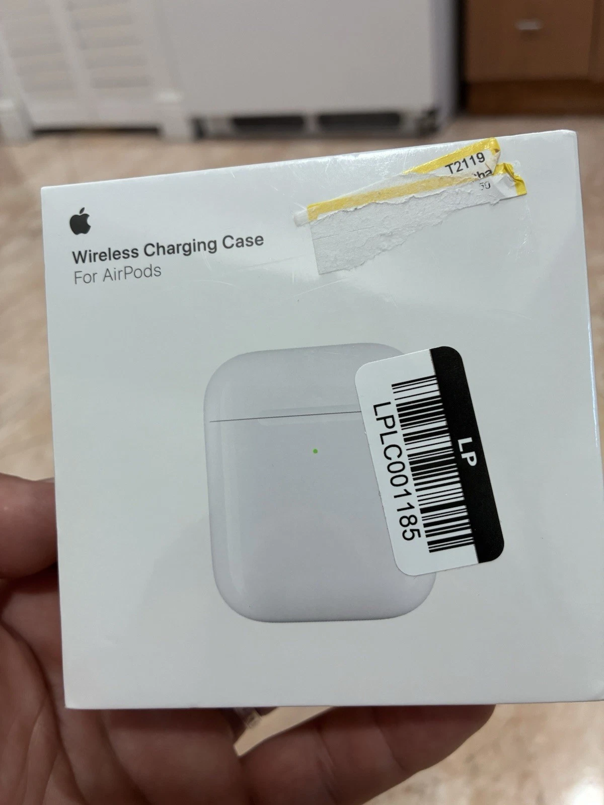 Apple Wireless Charging Carrying Case For Airpods - White (MR8U2AM/A) SEALED !
