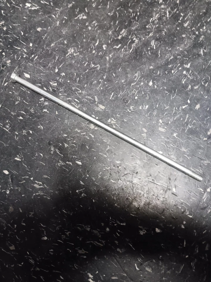 Harley Davidson MX250 MX 250 Engine Mounting Bolt Oem Lower rear Foto 4 de 4