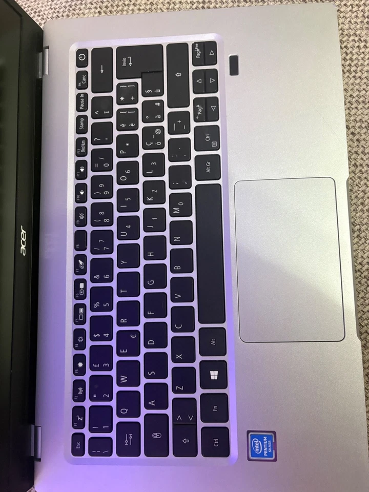 PC portatile Acer Swift 1: 14 pollici, argento, leggero. Modello N20H2 - Immagine 2 di 4