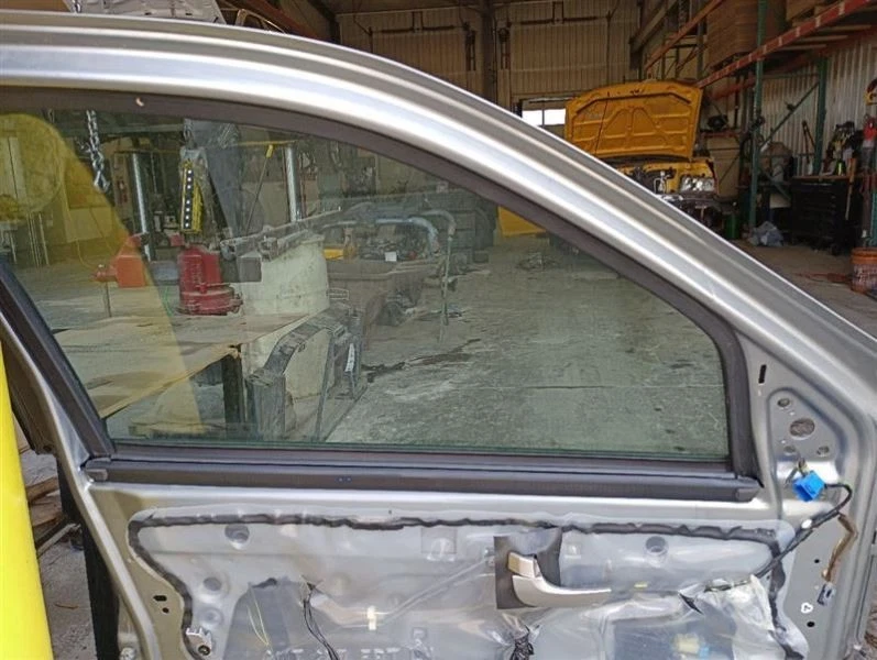 *SCRATCHES* Driver Left Front Door from 2004 Buick RENDEZVOUS 10795813 Foto 4 de 4