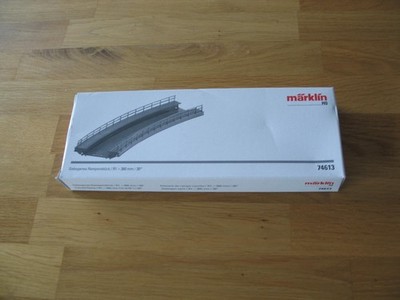 Märklin 74613 C-Gleis gebogene Rampe Radius 1 30 Grad