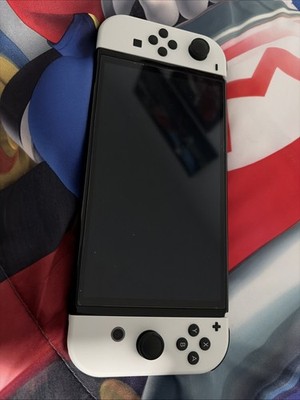 Nintendo Switch OLED Model - 64GB/White (+2 Controllers)