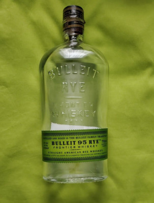 BULLEIT 95 RYE WHISKEY EMPTY 750ML BOTTLE   LOOK!!!