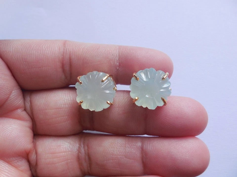 Tachuela azul aguamarina-calcedonia-pendientes-joyería-chapado en oro--flor-tallado a mano Foto 3 de 4