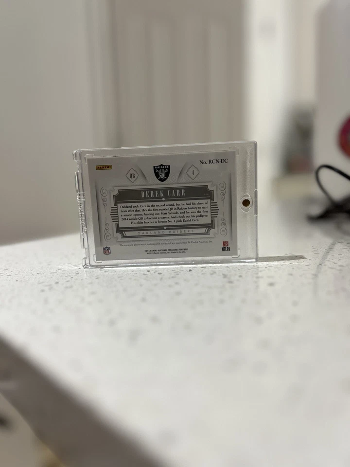 Camiseta Derek Carr 2014 Panini National Treasures Auto/99 RC Pop 3 PSA 10 Foto 2 de 3