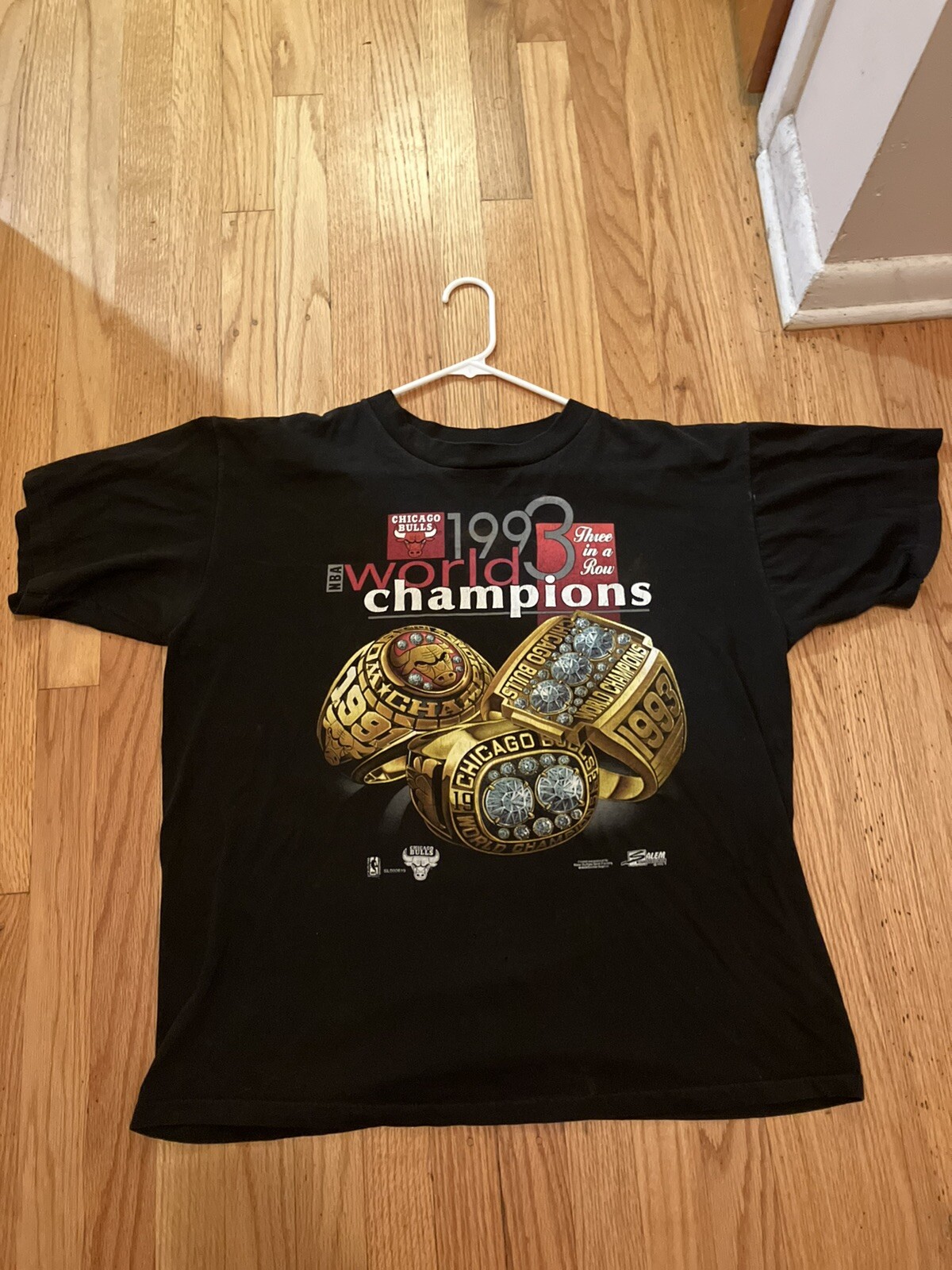 T shirt nera vintage 1993 Chicago Bulls 3 in una fila anelli XL Salem made in USA