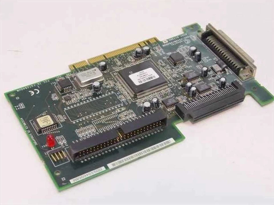 Compaq 179261-001 Ultra Wide SCSI PCI Controller - AHA-2940/Compaq - Image 2 of 4