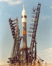 SOYUZ AT BAIKONUR COMPLEX IN KAZAKHSTAN FOR APOLLO-SOYUZ - 8X10 PHOTO (EP-549)