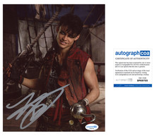 Thomas Doherty ‘Descendants’ Signed 8x10 Photo ‘Harry Hook’ ACOA