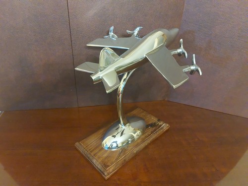Vintage Chrome Model of a Jet Plane on a Polished Wooden Base - Afbeelding 1 van 24