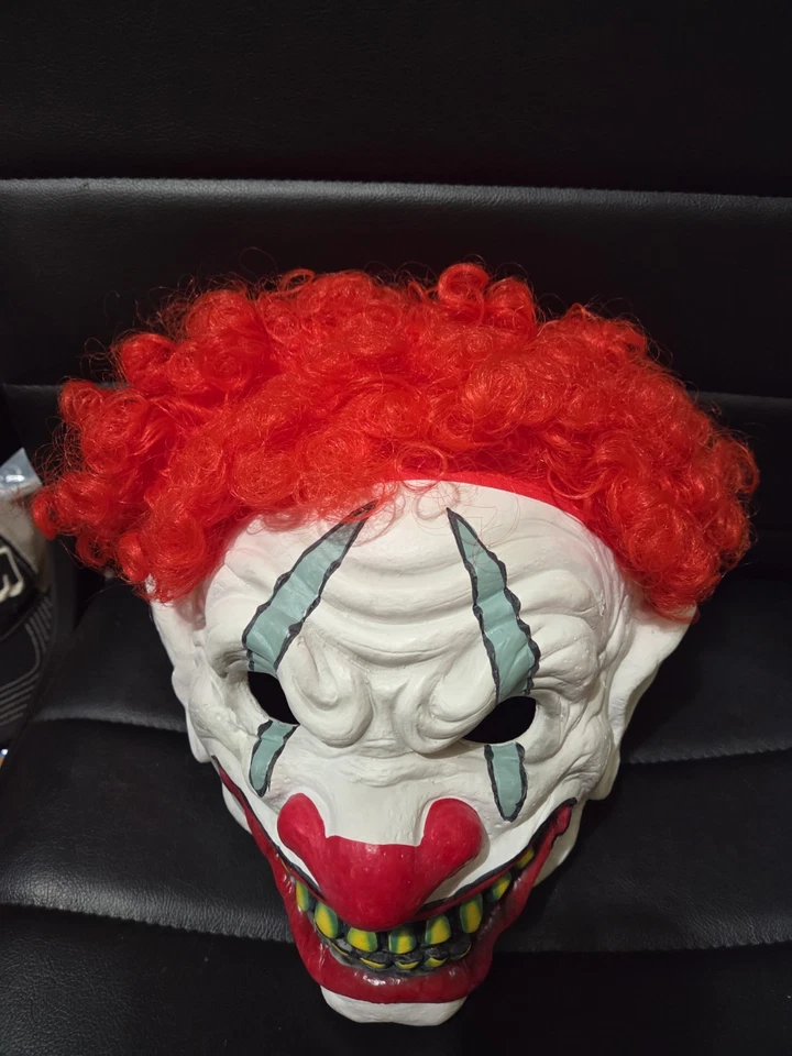 Máscara de payaso aterrador premium para adultos con peluca adjunta de goma gruesa Foto 3 de 4