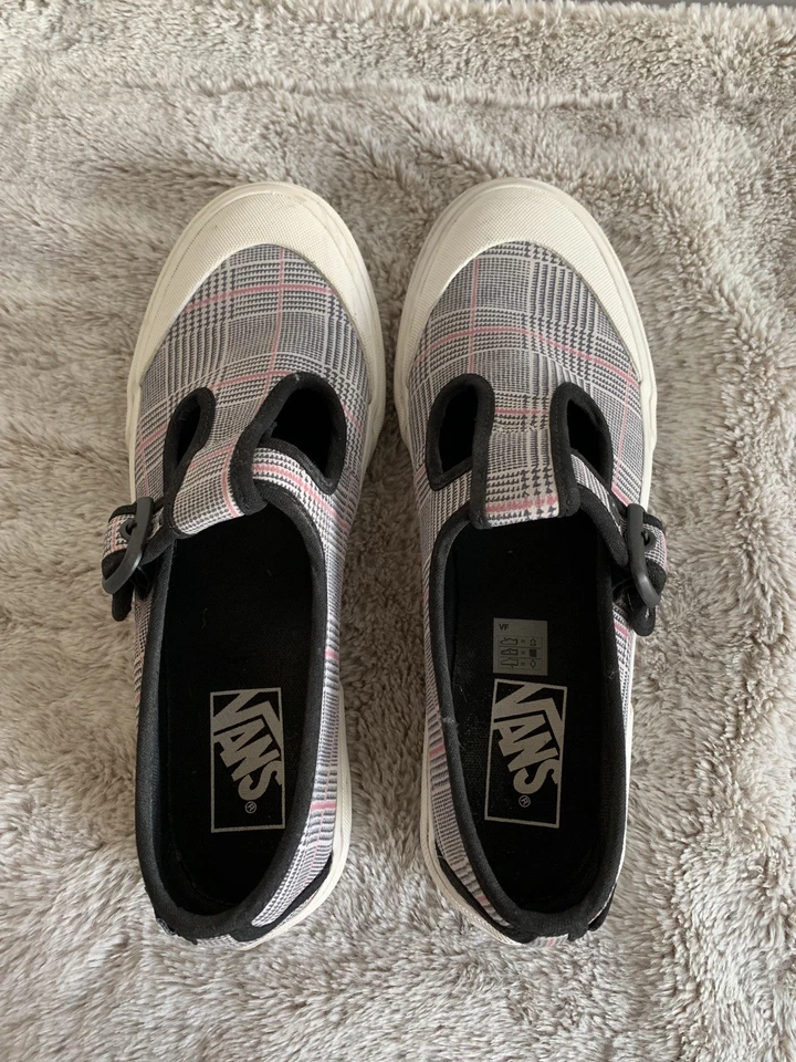  范斯风格 93 Mary Jane Buckle 黑色灰色格子运动鞋女式 8 学院风  — 第 2/4 张图片