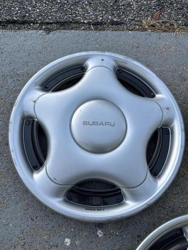 "3 tapacubos giratorios opcionales Subaru Impreza 15"" 95-97 B3810FS120" Foto 3 de 4