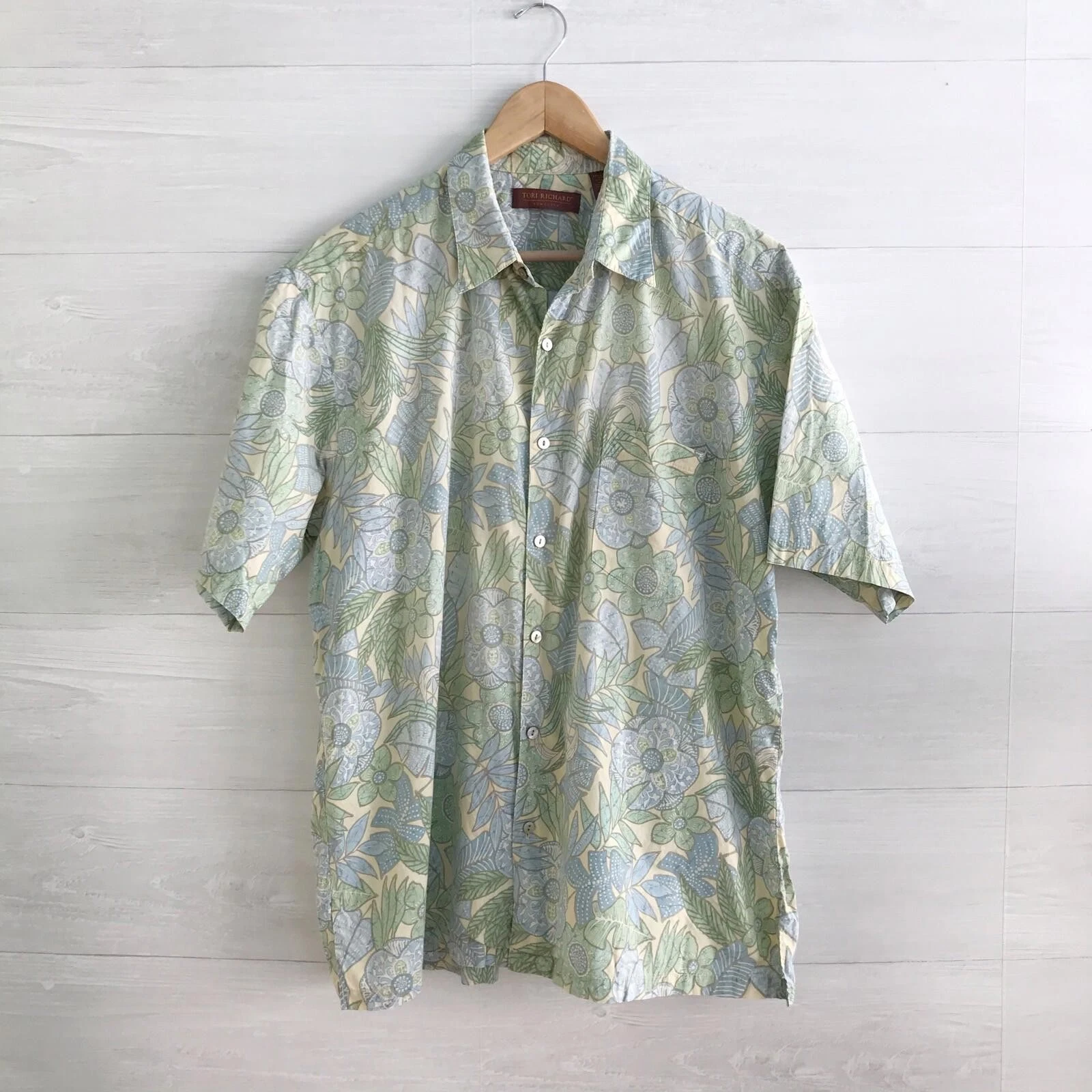 Tori Richard Honolulu - Lightweight cotton tropical floral Hawaiian shirt, XL