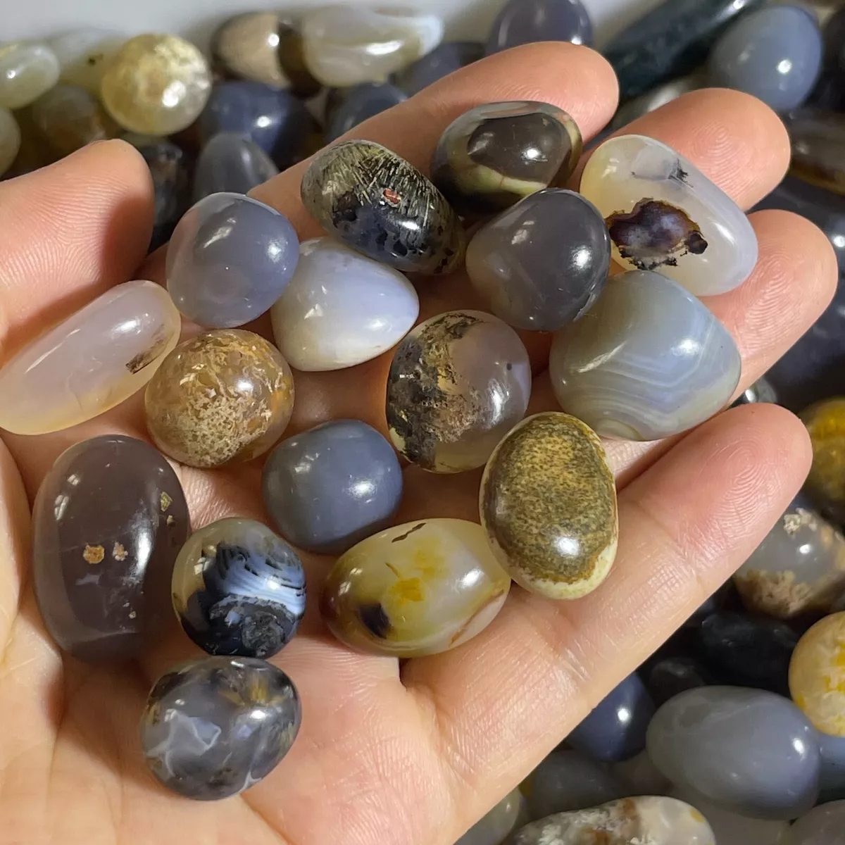 wholesale Natural water agate quartz crystal mineral fish tank decoration 50g