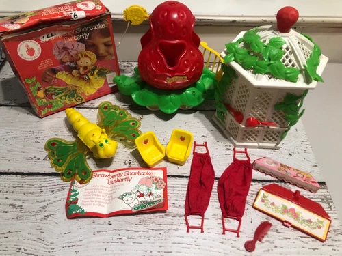 vintage strawberry shortcake lot trolley gazebo butterfly