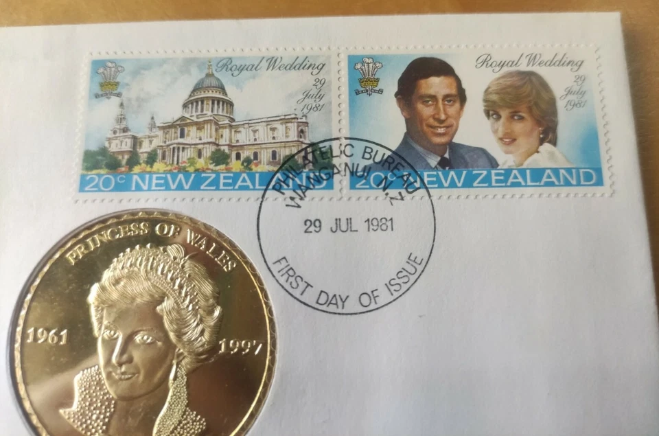 1981 New Zealand Royal Wedding Stamp FDC Inlaid Princess Diana Gold Color Coin - Image 4 of 4
