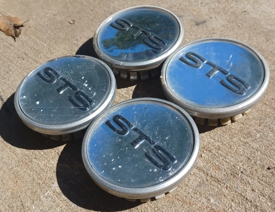 Juego de 4 tapas centrales Cadillac Seville STS, 1998-2004 parte # 9592725 Foto 2 de 3