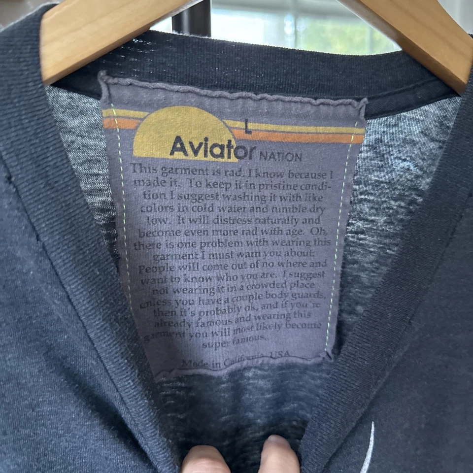 Camiseta Aviator Nation Lightning Bolt Logo Para Hombre Grande Gris Carbón Logo Foto 2 de 4