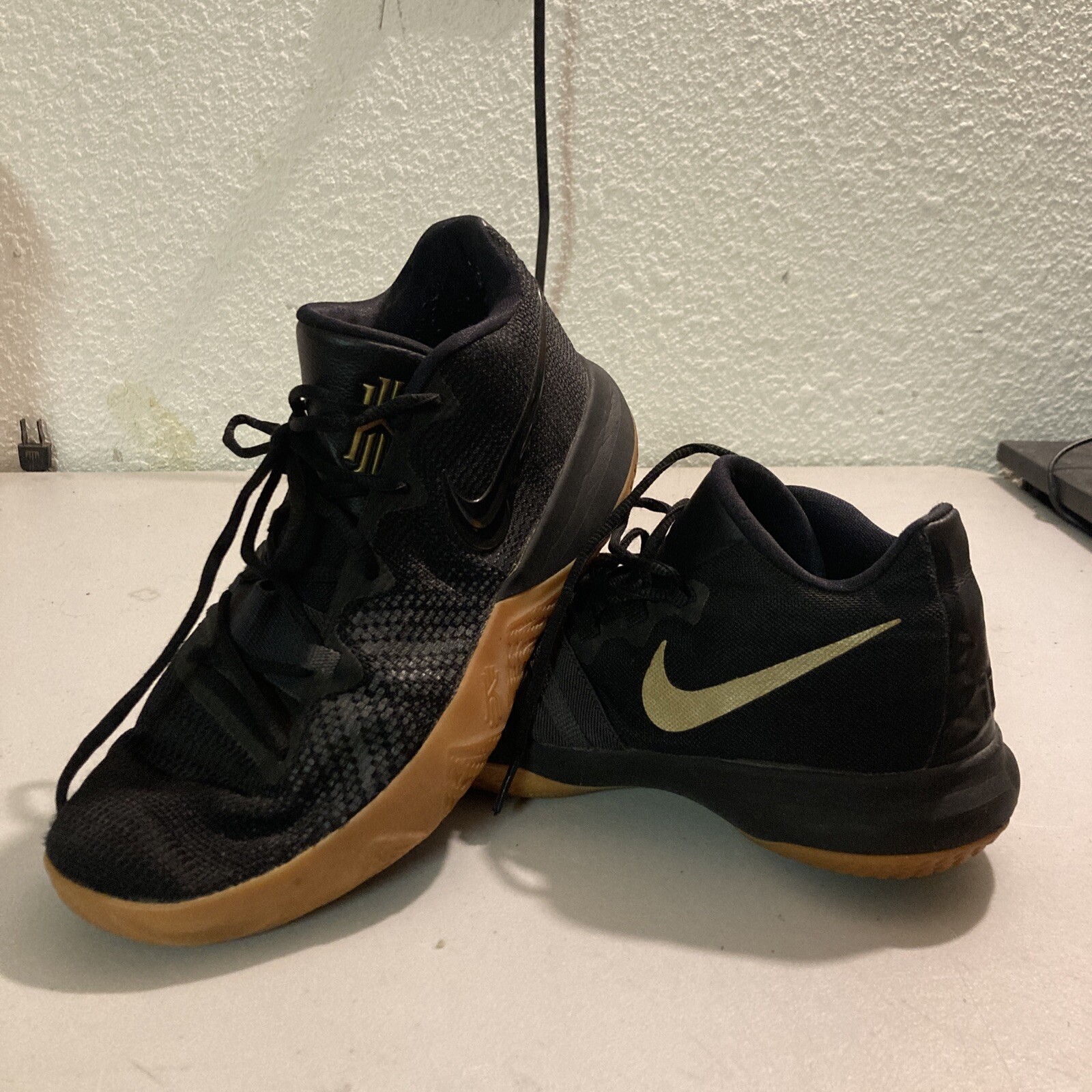 Nike Kyrie Irving Men Shoes Flytrap Basketball Black … Gem