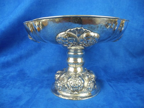 Antique 800 Silver Repousse Large Footed Bowl Germany Bruckmann & Sohne - 第 1/12 張圖片