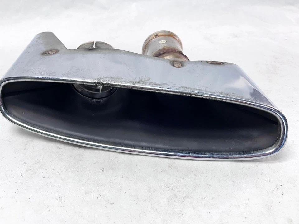 17-20 BENTLEY BENTAYGA TRASERO DERECHO PASO LATERAL SISTEMA ESCAPE SILENCIADOR TUBO DE ESCAPE OEM Foto 3 de 4