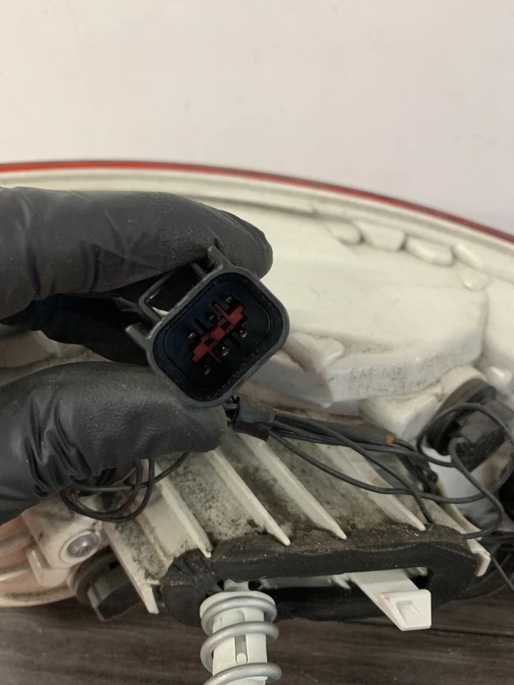 LUZ TRASERA LADO PASAJERO JAGUAR XE 2015 (GX7313405AJ) Foto 3 de 4