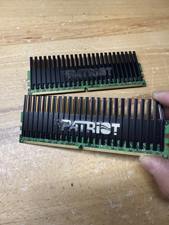 (O) Patriot 4GB PC2-8500 DDR2-1066MHz non-ECC Unbuffered CL7 240-Pin DIMM Dual - Image 2 of 4