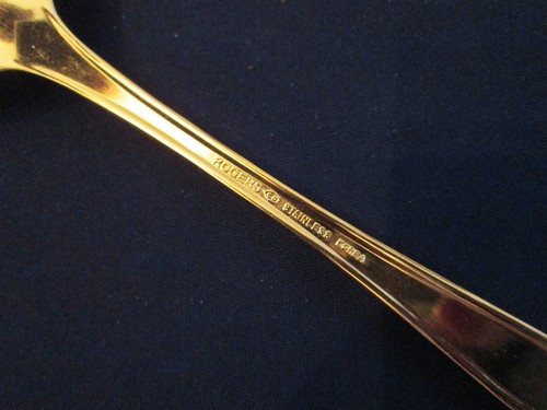 PIERCED SERVING SPOON! Vintage ROGERS electroplate: GOLD ROYALTY pattern: EXC - Picture 6 of 6
