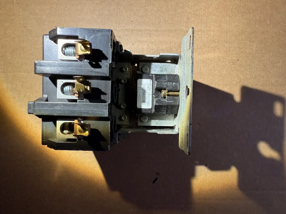 90A Contractor - Image 2 of 2