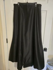 Woman's Beautiful Skirt Long Nordstrom Size 12 Long Back W 18, L 43 Back 45