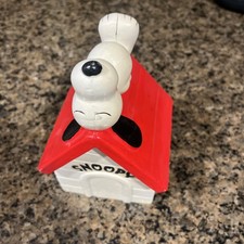 Snoopy Ceramic Coin Bank Peanuts Snoopy on Dog House 1970s Vintage Madein Japan
