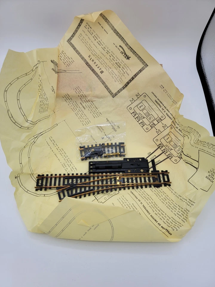 NOS Vintage 1960s ATLAS Tool Company HO Scale Manual Left Snap Switch #60 - Image 3 of 3