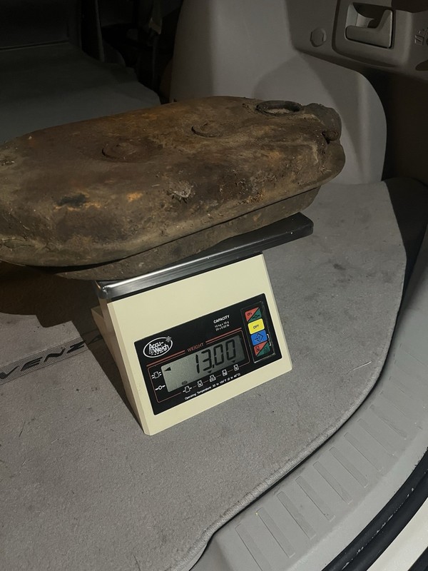 Used Catalytic converter for scrap (13lbs)