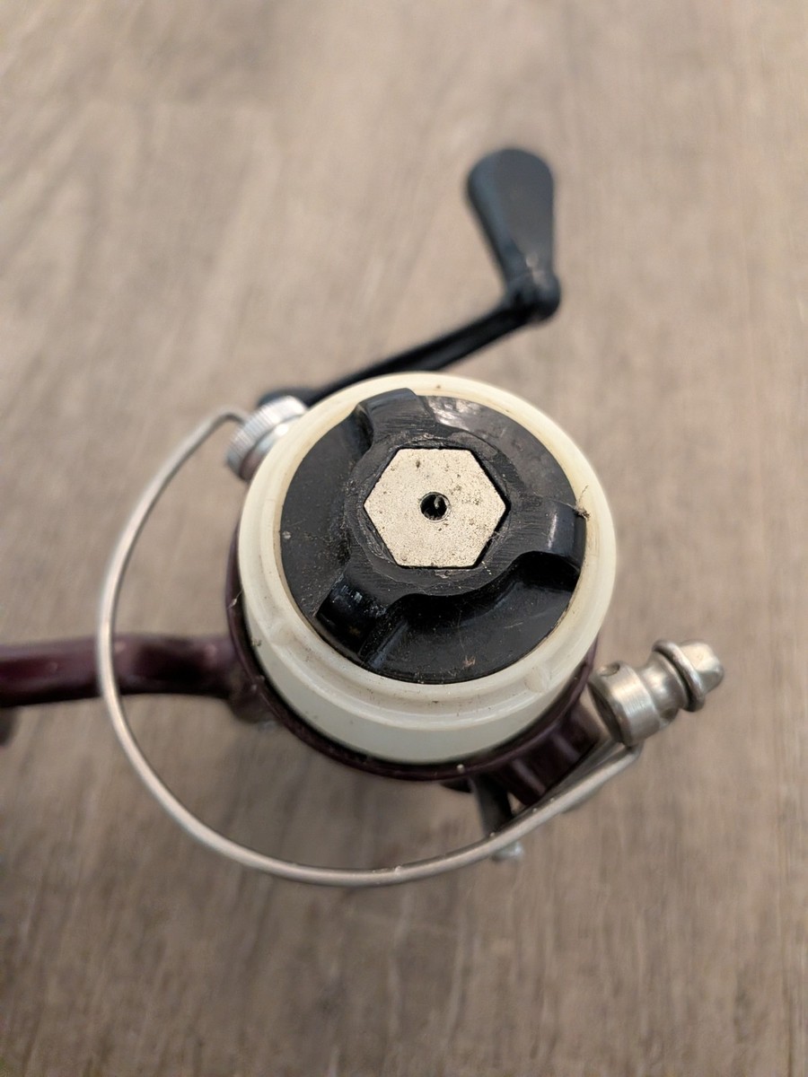 Vintage Shakespeare 2052 DA UltraLight Spinning Reel - USA 1970