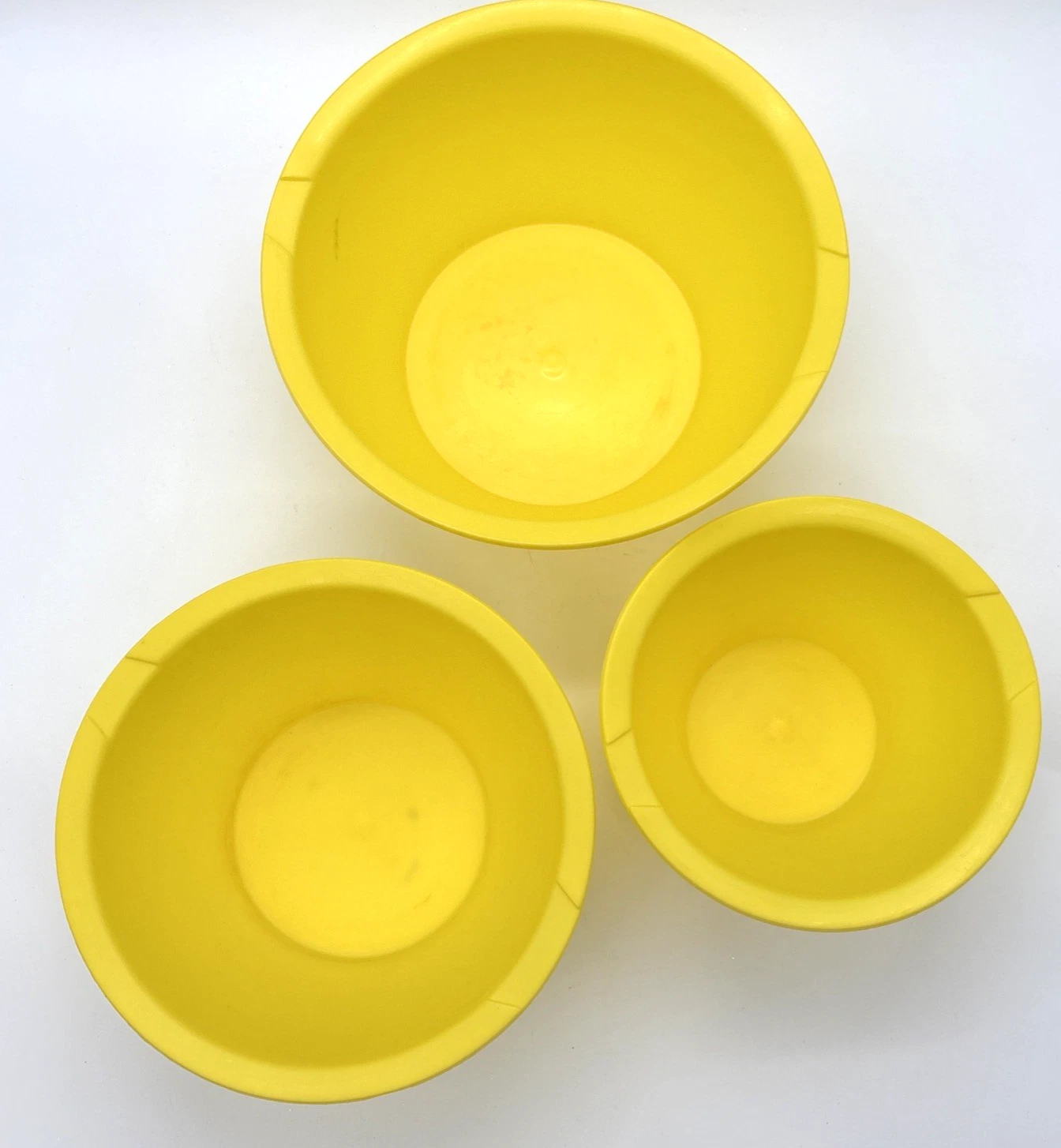 Mixing Bowls Bright Yellow Set of 3 Different Sizes Unbranded Made In USA MCM