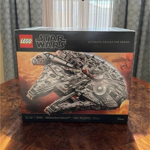 LEGO Star Wars Ultimate Collector Series Millennium Falcon 75192 7541 Pieces Set