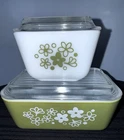 VTG Pyrex Crazy Daisy Refrigerator Dishes #502 1.5pt w/lid #501B-1 1/2C w/lid