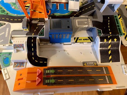 1991 Micro Machines White Van Fold Out Play Set Vintage Lewis Galoob Toys Inc - Picture 12 of 17