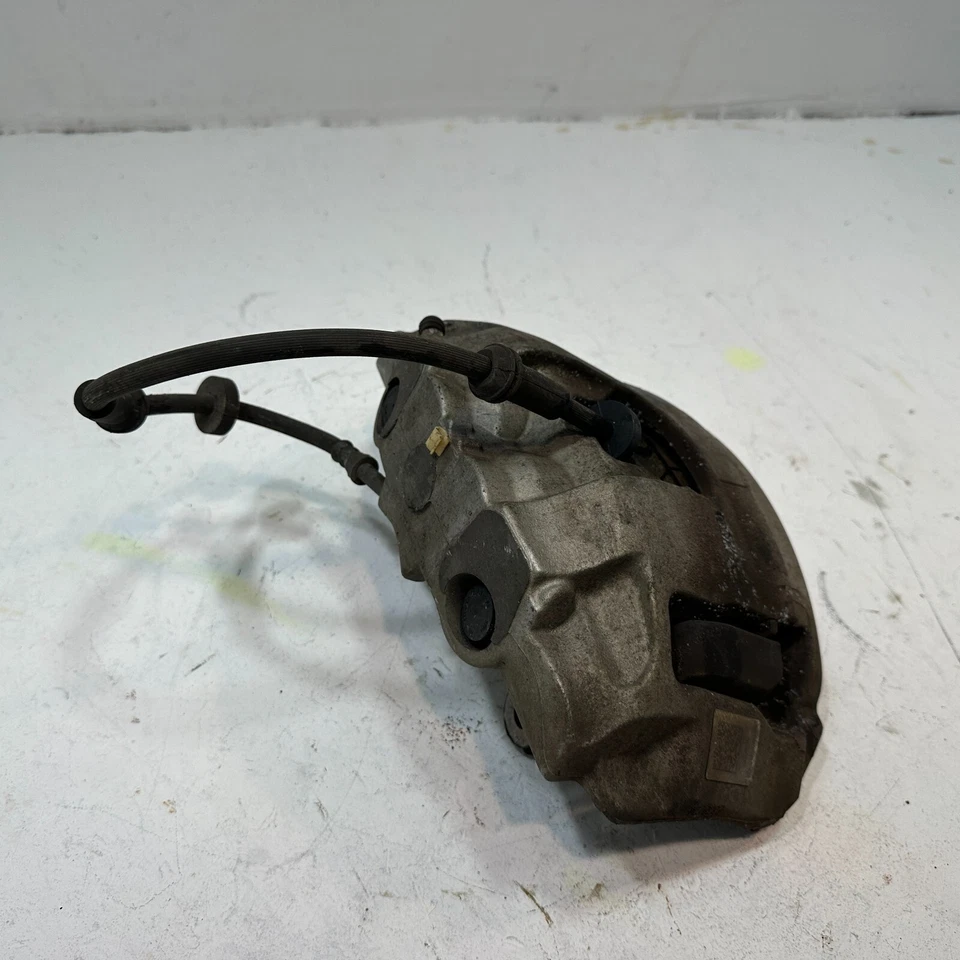 Pinça de freio dianteira direita do lado do passageiro 2012-2018 AUDI A6 QUATTRO FABRICANTE DE EQUIPAMENTO ORIGINAL - Imagem 3 de 4