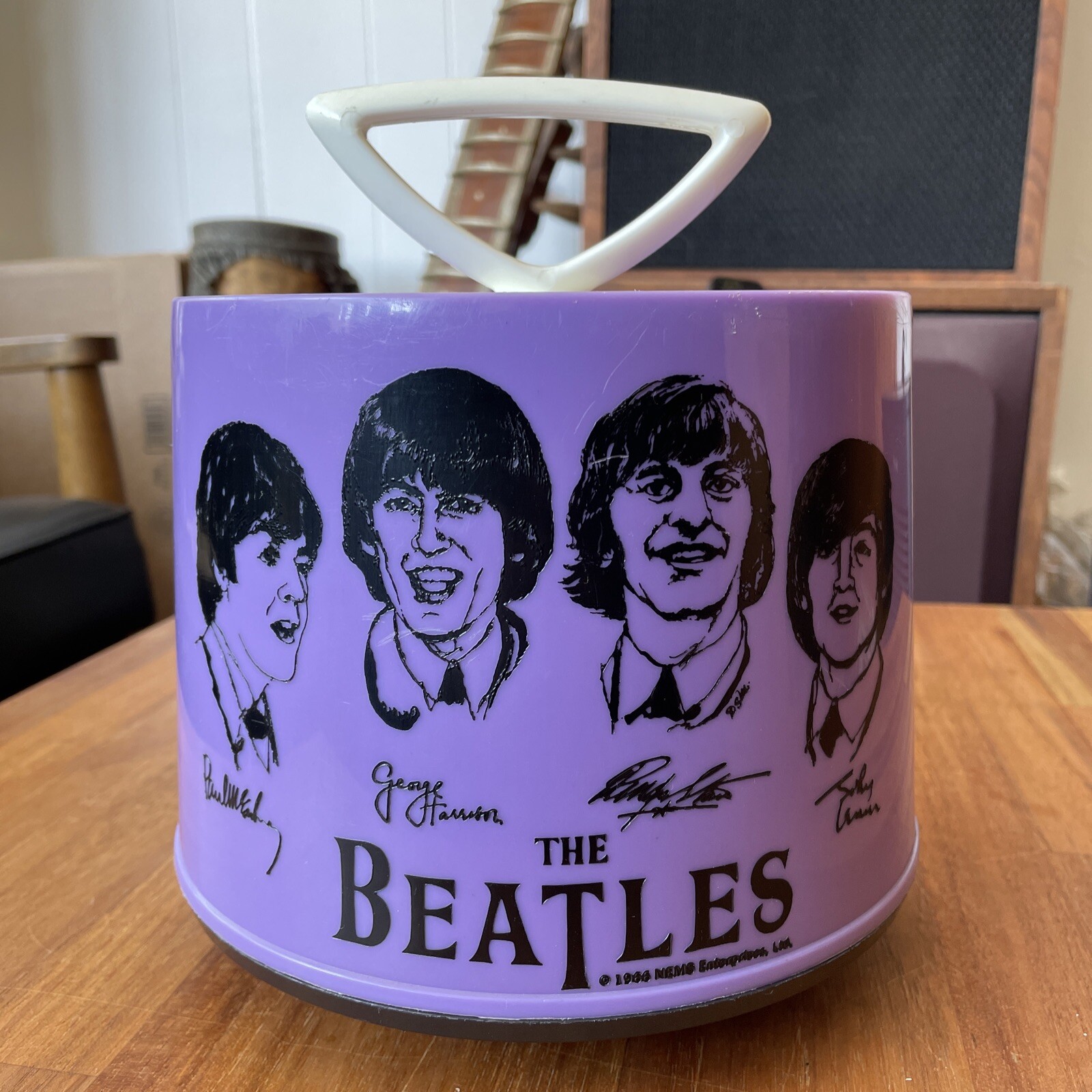 Vintage THE BEATLES 1966 NEMS Disk-Go-Case 45 rpm Record Case PURPLE BEAUTIFUL!!