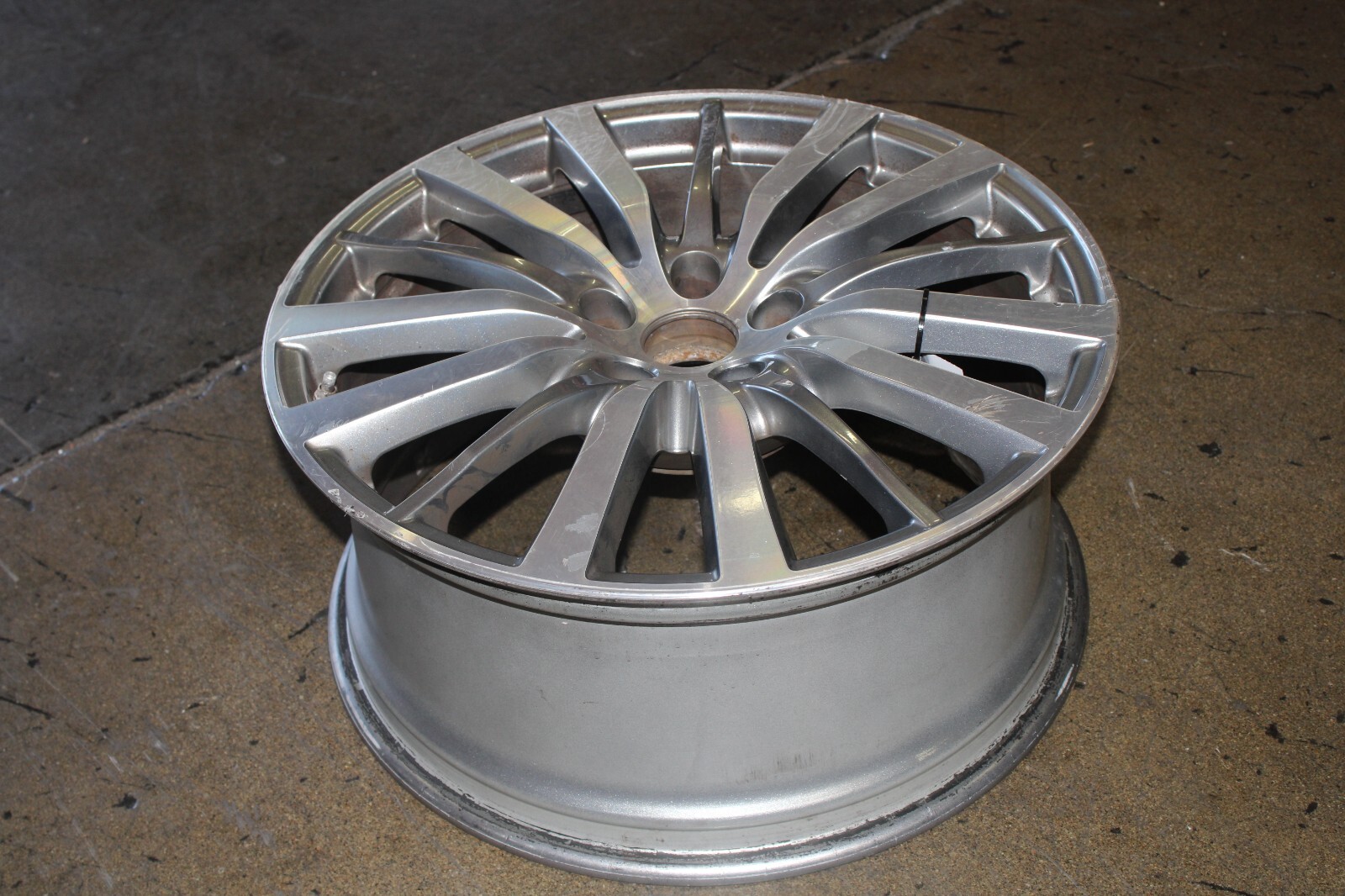 Maserati Ghibli, Quattroporte, Front Wheel, Curb Rash, Used, P/N 980157008