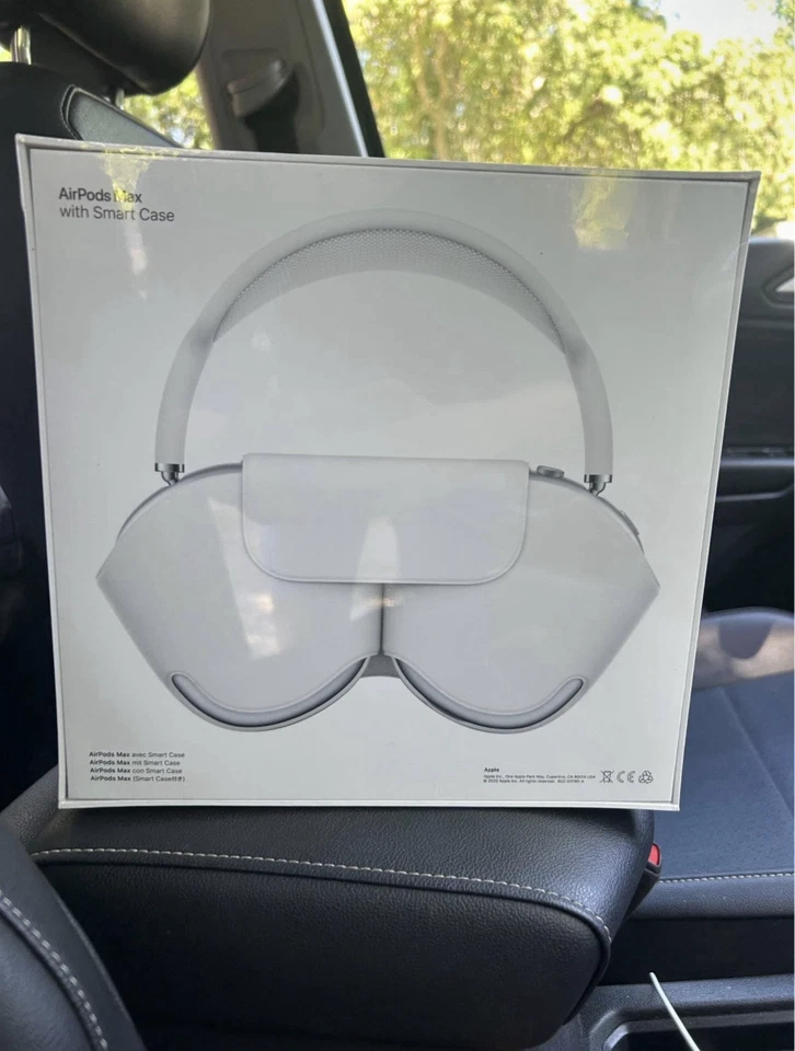 AirPods Max 2nd Generation - Image 2 of 4