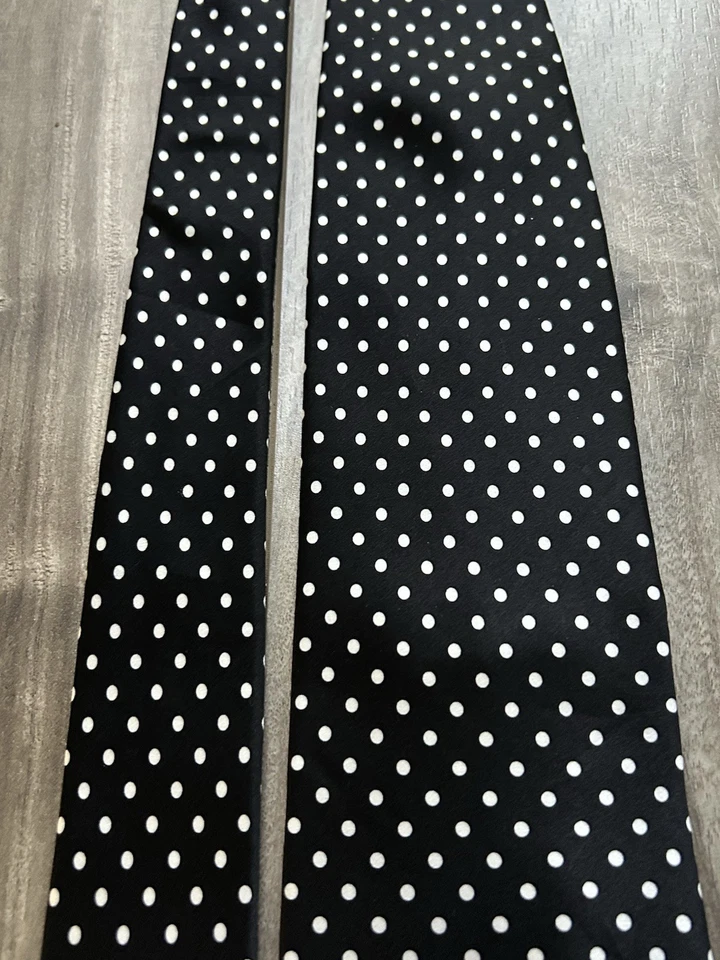Dolcepunta Mens Silk Necktie Italy Luxury Black White Dots 3 3/4 X 59 - Image 4 of 4