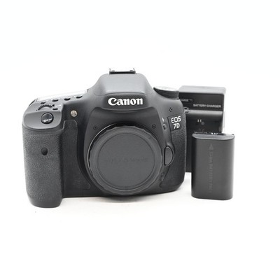 Canon EOS 7D 18MP Digital SLR Camera Body #418
