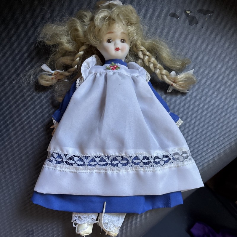 Porcela Copy 17" Blonde in Blue dress with white apron